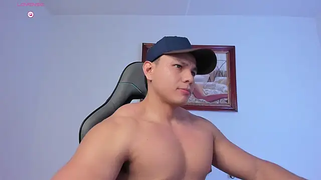 Snapshot of RoyConstance chatting on February 21, 3:41 am RoyConstance online show from February 21, 3:41 am