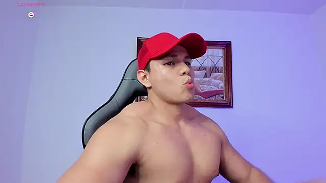 Snapshot of RoyConstance chatting on February 10, 3:16 am RoyConstance online show from February 10, 3:16 am