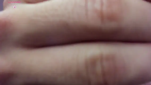 Snapshot of RoyConstance chatting on July 4, 4:33 pm RoyConstance online show from July 4, 4:33 pm