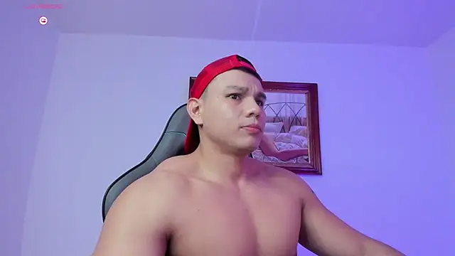 Snapshot of RoyConstance chatting on February 15, 8:30 pm RoyConstance online show from February 15, 8:30 pm