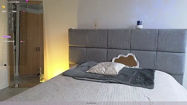 Soffimoon  online show from March 17, 8:34 pm