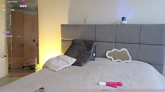 Soffimoon  online show from March 16, 9:17 pm