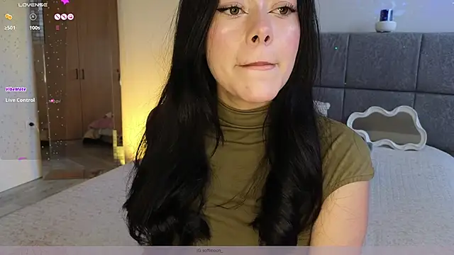 Soffimoon  online show from February 11, 8:20 pm