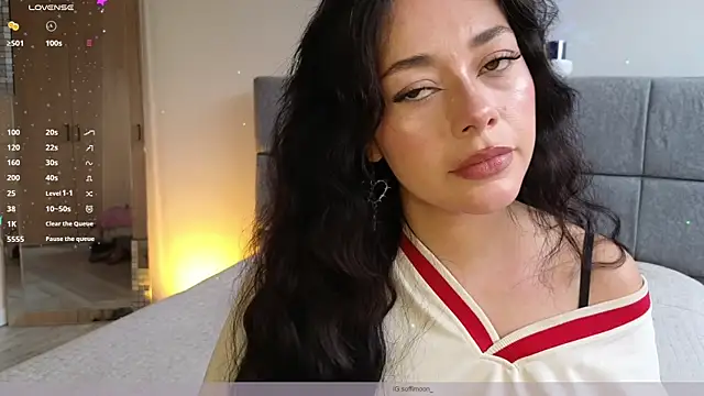 Soffimoon  online show from April 10, 9:11 pm