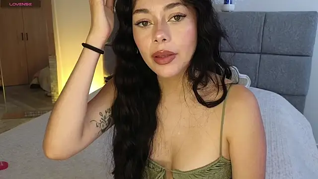 Soffimoon  online show from April 14, 8:25 pm