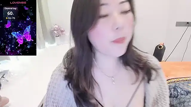 Snapshot of Crystal_Wings chatting on February 3, 2:53 am Crystal Wings online show from February 3, 2:53 am