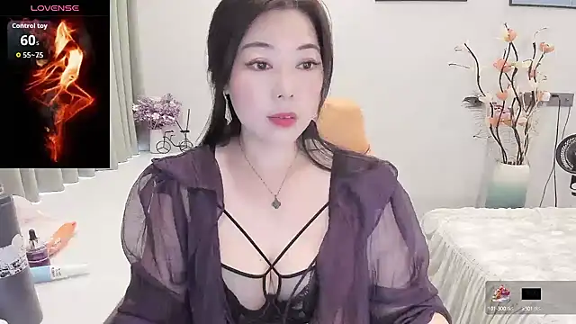 Snapshot of Crystal_Wings chatting on September 14, 1:17 am Crystal Wings online show from September 14, 1:17 am