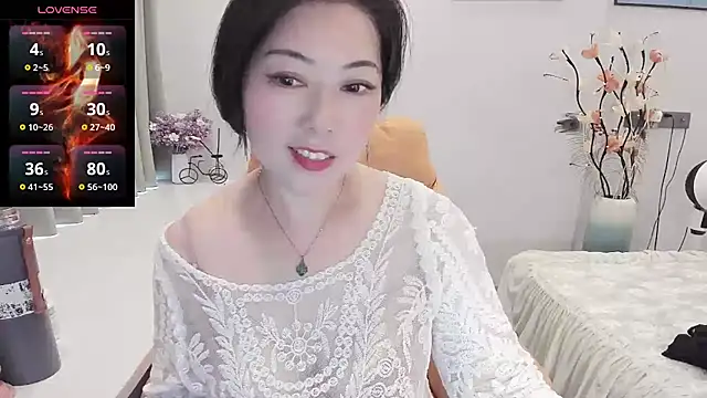 Snapshot of Crystal_Wings chatting on September 13, 1:05 am Crystal Wings online show from September 13, 1:05 am