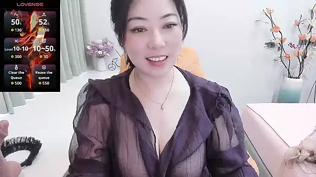 Snapshot of Crystal_Wings chatting on October 15, 2:43 am Crystal Wings online show from October 15, 2:43 am