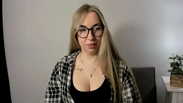 AriaDesire online show from March 15, 7:37 am