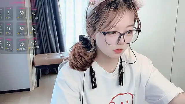 Snapshot of MM-Xylia chatting on September 29, 5:47 am MM-Xylia online show from September 29, 5:47 am