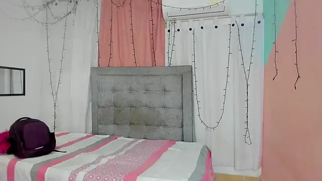 Snapshot of valentina_0_ chatting on March 14, 3:26 am valentina 0 online show from March 14, 3:26 am