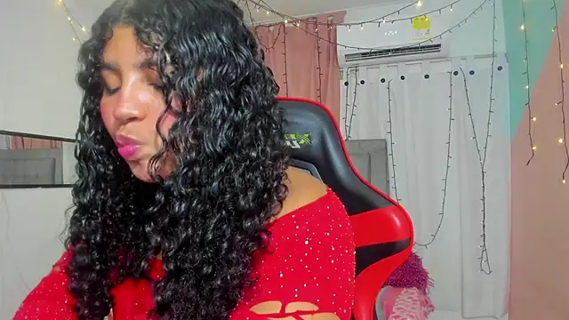 Snapshot of valentina_0_ chatting on March 15, 6:36 am valentina 0 online show from March 15, 6:36 am