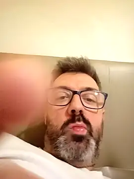 Snapshot of pana1978loco chatting on November 12, 11:25 am pana1978loco online show from November 12, 11:25 am