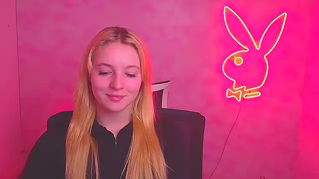 Snapshot of Milka_kiss_ chatting on February 27, 3:37 pm Milka kiss online show from February 27, 3:37 pm
