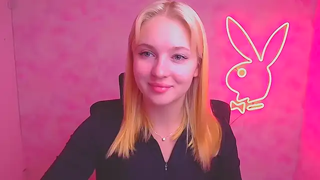 Snapshot of Milka_kiss_ chatting on September 19, 5:33 am Milka kiss online show from September 19, 5:33 am