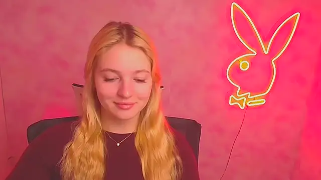 Snapshot of Milka_kiss_ chatting on March 4, 6:58 am Milka kiss online show from March 4, 6:58 am