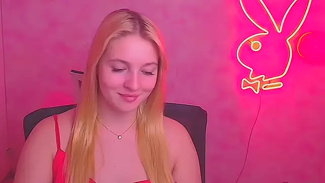 Snapshot of Milka_kiss_ chatting on February 17, 3:44 pm Milka kiss online show from February 17, 3:44 pm