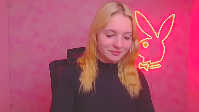Snapshot of Milka_kiss_ chatting on October 20, 5:53 am Milka kiss online show from October 20, 5:53 am