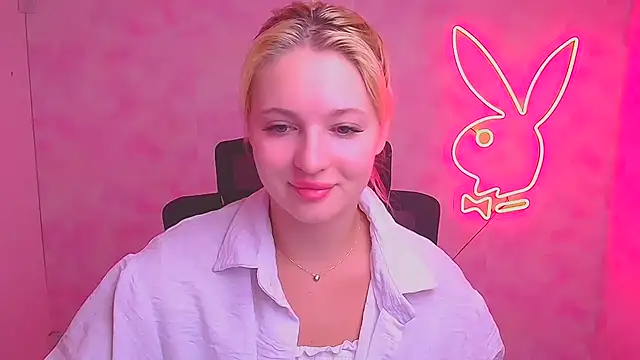 Snapshot of Milka_kiss_ chatting on September 15, 6:03 am Milka kiss online show from September 15, 6:03 am