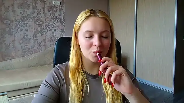 Milka kiss  online show from June 27, 12:22 pm