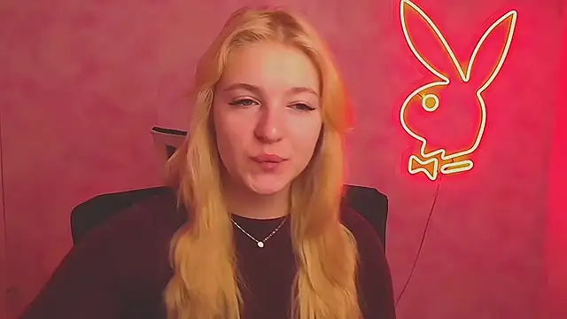 Snapshot of Milka_kiss_ chatting on March 15, 6:58 am Milka kiss online show from March 15, 6:58 am