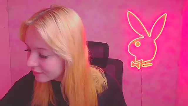 Snapshot of Milka_kiss_ chatting on October 15, 8:55 am Milka kiss online show from October 15, 8:55 am