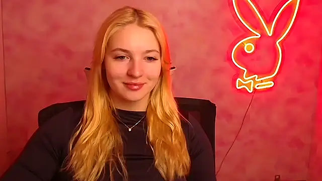 Snapshot of Milka_kiss_ chatting on March 23, 6:58 am Milka kiss online show from March 23, 6:58 am