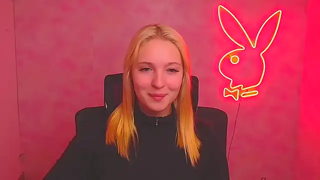 Snapshot of Milka_kiss_ chatting on October 2, 1:25 pm Milka kiss online show from October 2, 1:25 pm