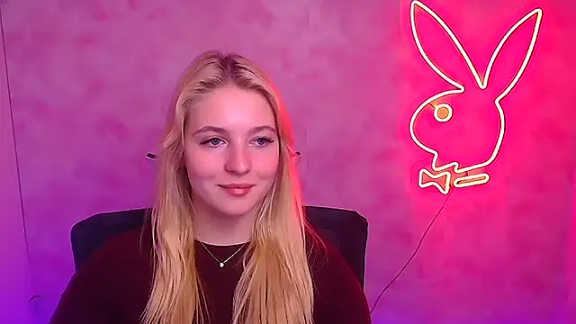 Snapshot of Milka_kiss_ chatting on February 6, 1:43 pm Milka kiss online show from February 6, 1:43 pm