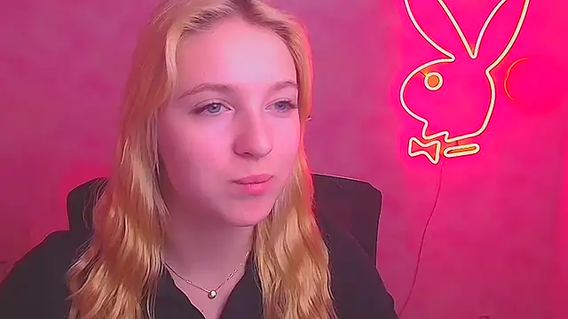 Snapshot of Milka_kiss_ chatting on February 18, 10:49 am Milka kiss online show from February 18, 10:49 am