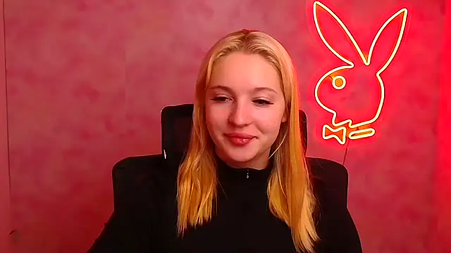 Snapshot of Milka_kiss_ chatting on October 3, 5:42 am Milka kiss online show from October 3, 5:42 am