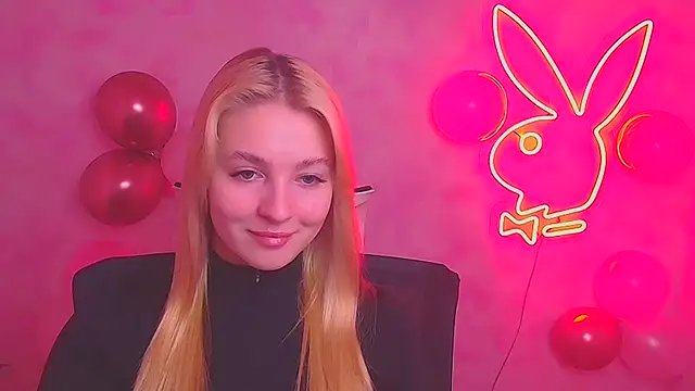 Snapshot of Milka_kiss_ chatting on February 13, 12:32 pm Milka kiss online show from February 13, 12:32 pm
