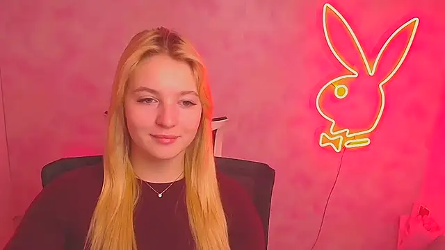 Snapshot of Milka_kiss_ chatting on March 1, 12:56 pm Milka kiss online show from March 1, 12:56 pm