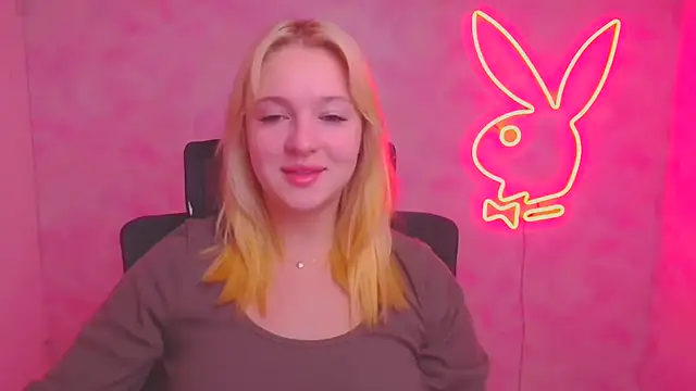 Snapshot of Milka_kiss_ chatting on October 14, 5:41 am Milka kiss online show from October 14, 5:41 am