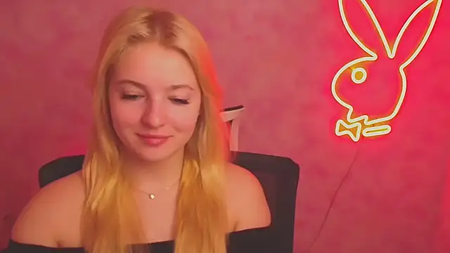 Snapshot of Milka_kiss_ chatting on March 11, 6:52 am Milka kiss online show from March 11, 6:52 am