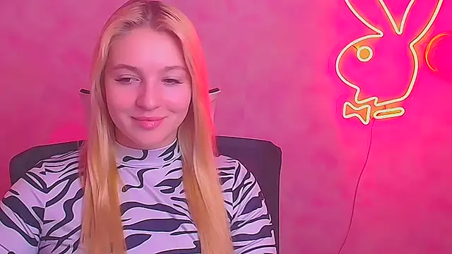 Snapshot of Milka_kiss_ chatting on February 17, 12:38 pm Milka kiss online show from February 17, 12:38 pm