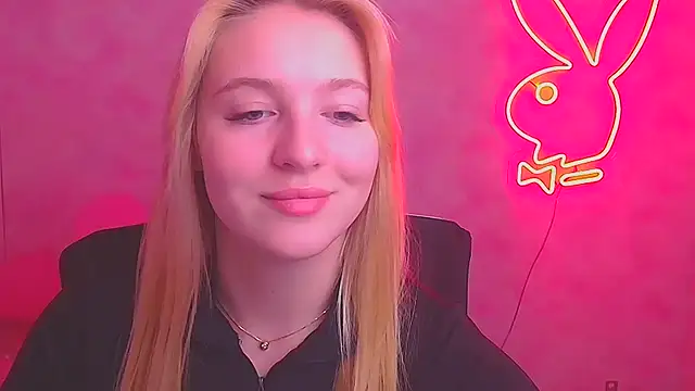 Snapshot of Milka_kiss_ chatting on February 20, 12:36 pm Milka kiss online show from February 20, 12:36 pm