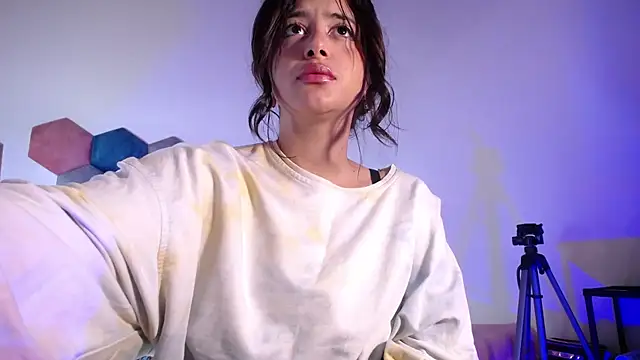 liz-beths online show from February 6, 1:32 pm