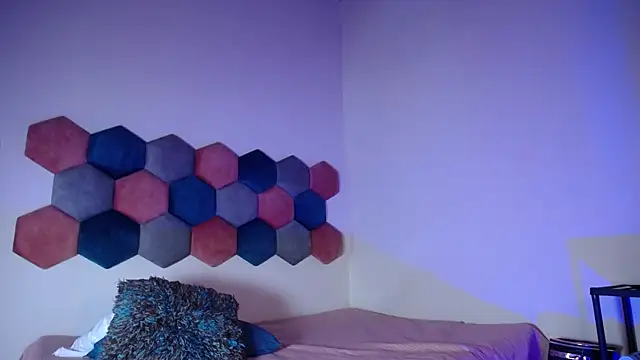 liz-beths online show from February 5, 1:22 pm