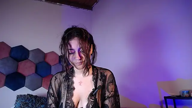 liz-beths online show from February 4, 4:29 pm