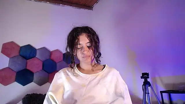 liz-beths online show from February 6, 4:36 pm