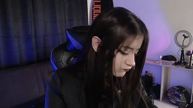 liz-beths online show from November 30, 12:44 am