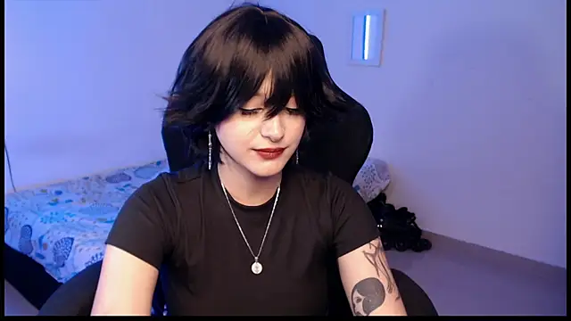 liz-beths online show from May 30, 1:23 am