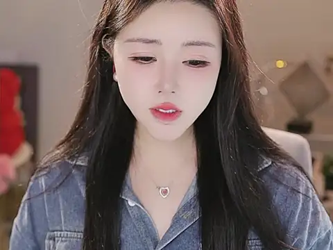 Qiaoqiao  online show from December 16, 4:22 pm