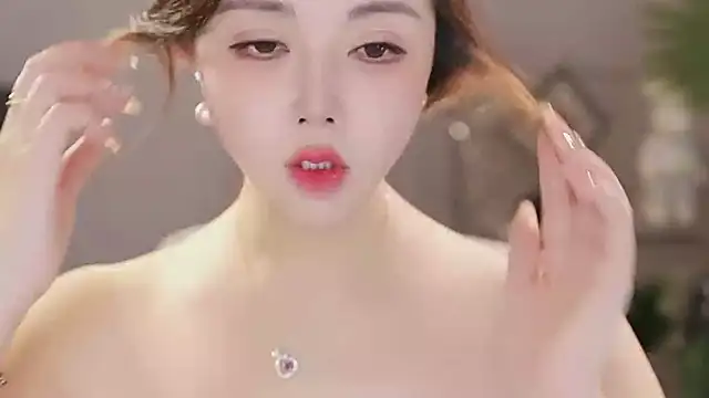 Qiaoqiao  online show from January 11, 4:03 pm