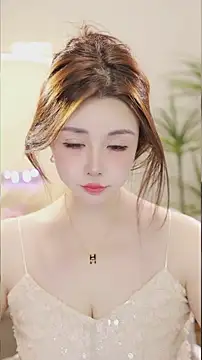 Qiaoqiao  online show from March 7, 1:49 pm