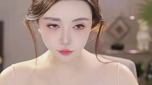 Qiaoqiao  online show from January 17, 4:10 pm