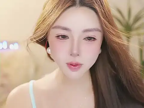 Qiaoqiao  online show from June 9, 4:08 pm