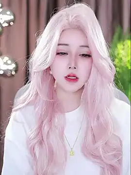 Qiaoqiao  online show from February 22, 7:45 am